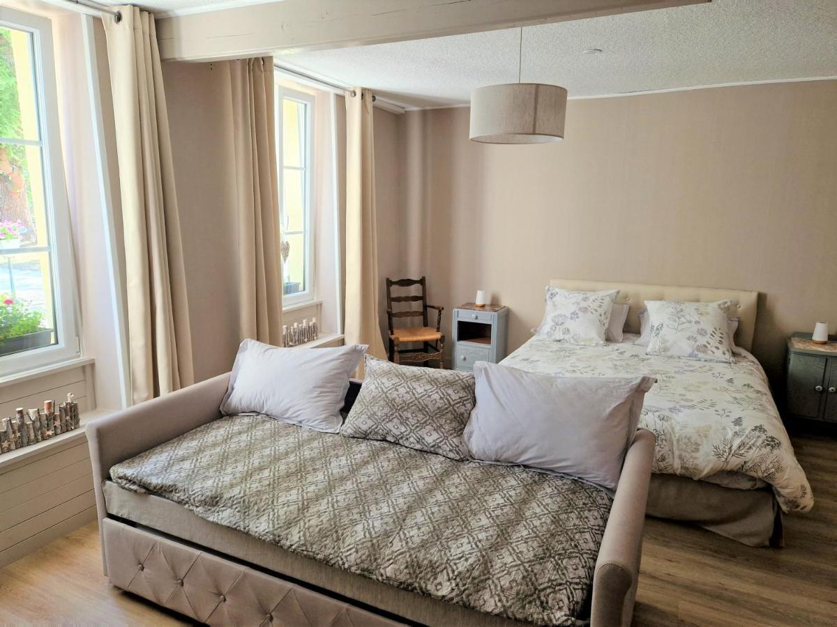 Escale Au Clos Saint Martin De Juillers Gites Et Chambres D'Hotes מראה חיצוני תמונה