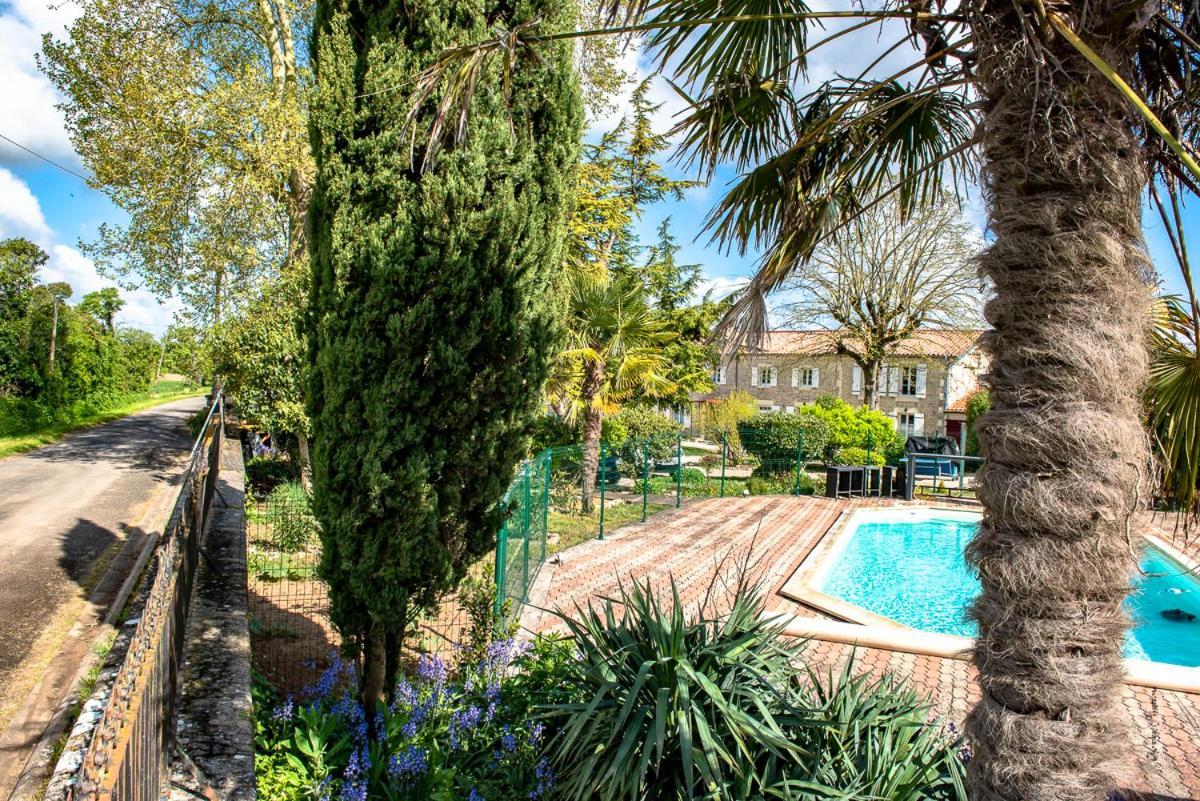 Escale Au Clos Saint Martin De Juillers Gites Et Chambres D'Hotes מראה חיצוני תמונה