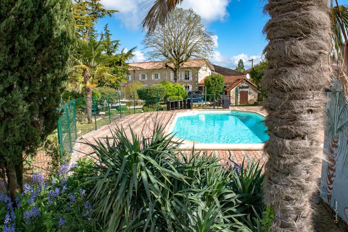 Escale Au Clos Saint Martin De Juillers Gites Et Chambres D'Hotes מראה חיצוני תמונה