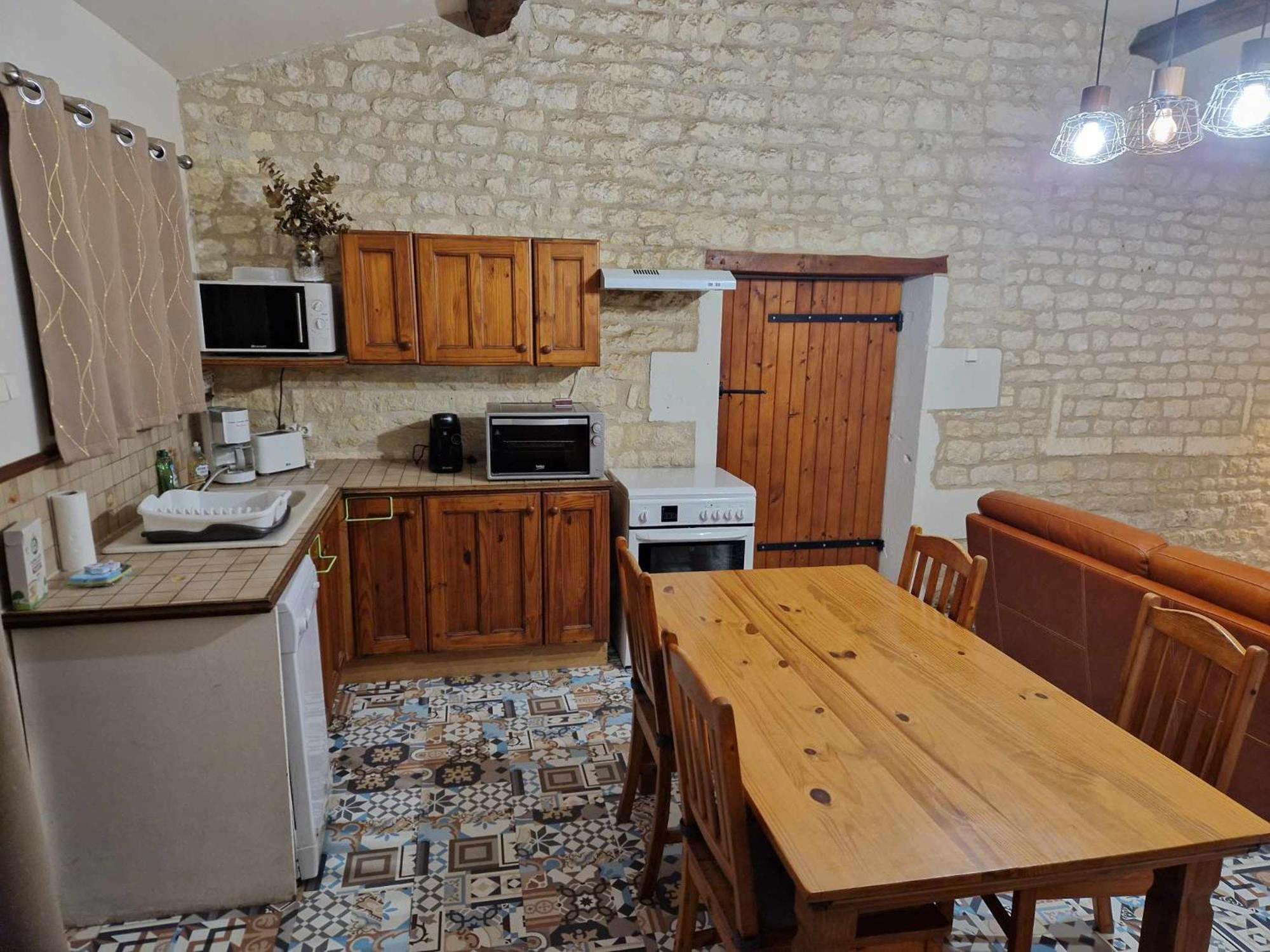 Escale Au Clos Saint Martin De Juillers Gites Et Chambres D'Hotes מראה חיצוני תמונה